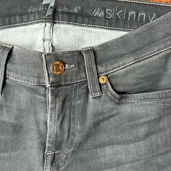 7 For All Mankind The Skinny Black Gray Distressed Jeans Side Zipper Leg Size 25 - Picture 4 of 8